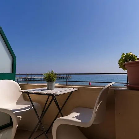 Fronte Mare Con Terrazzo