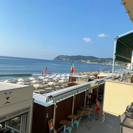 Fronte Mare Con Terrazzo * Alassio