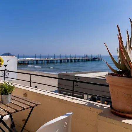 Fronte Mare Con Terrazzo