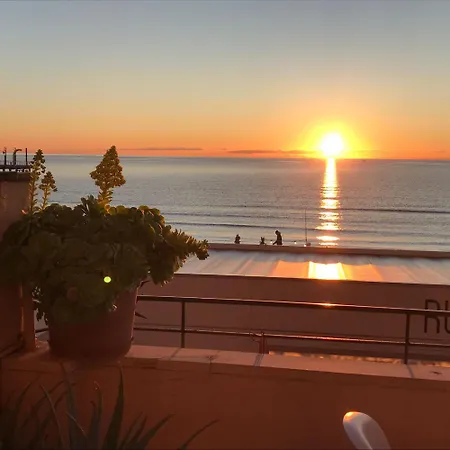 Fronte Mare Con Terrazzo